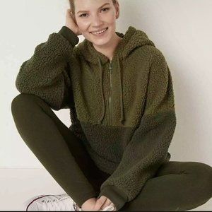 VS PINK VARSITY SHERPA HALF ZIP PULLOVER NWT